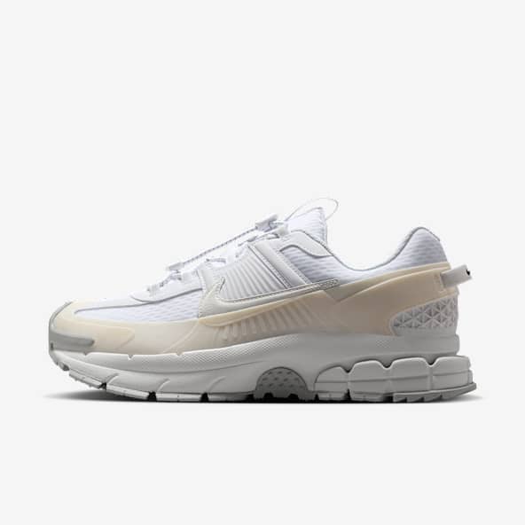 NIKE VOMERO ROAM CLGGRY/WHT 国内発送 Nike Zoom Vomero Roam Women's Winterized Shoes. Nike.com